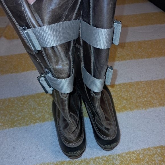 Sorel Women's Brown Leather Boots - Picture 7 of 12